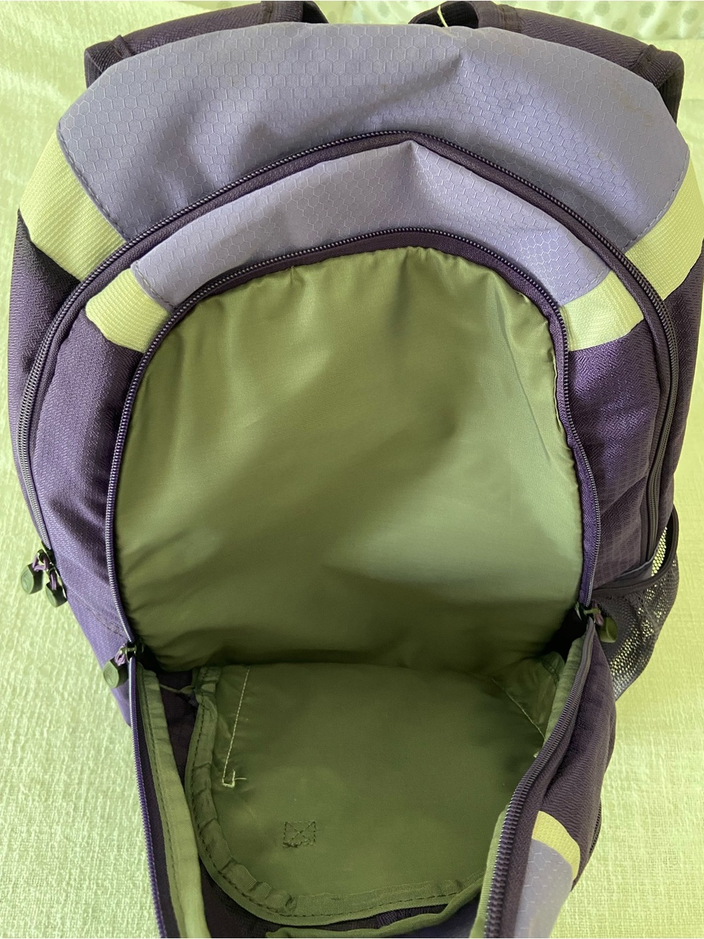 NWT High Sierra Backpack Purple and White Standard Size OS - Picture 10 of 15